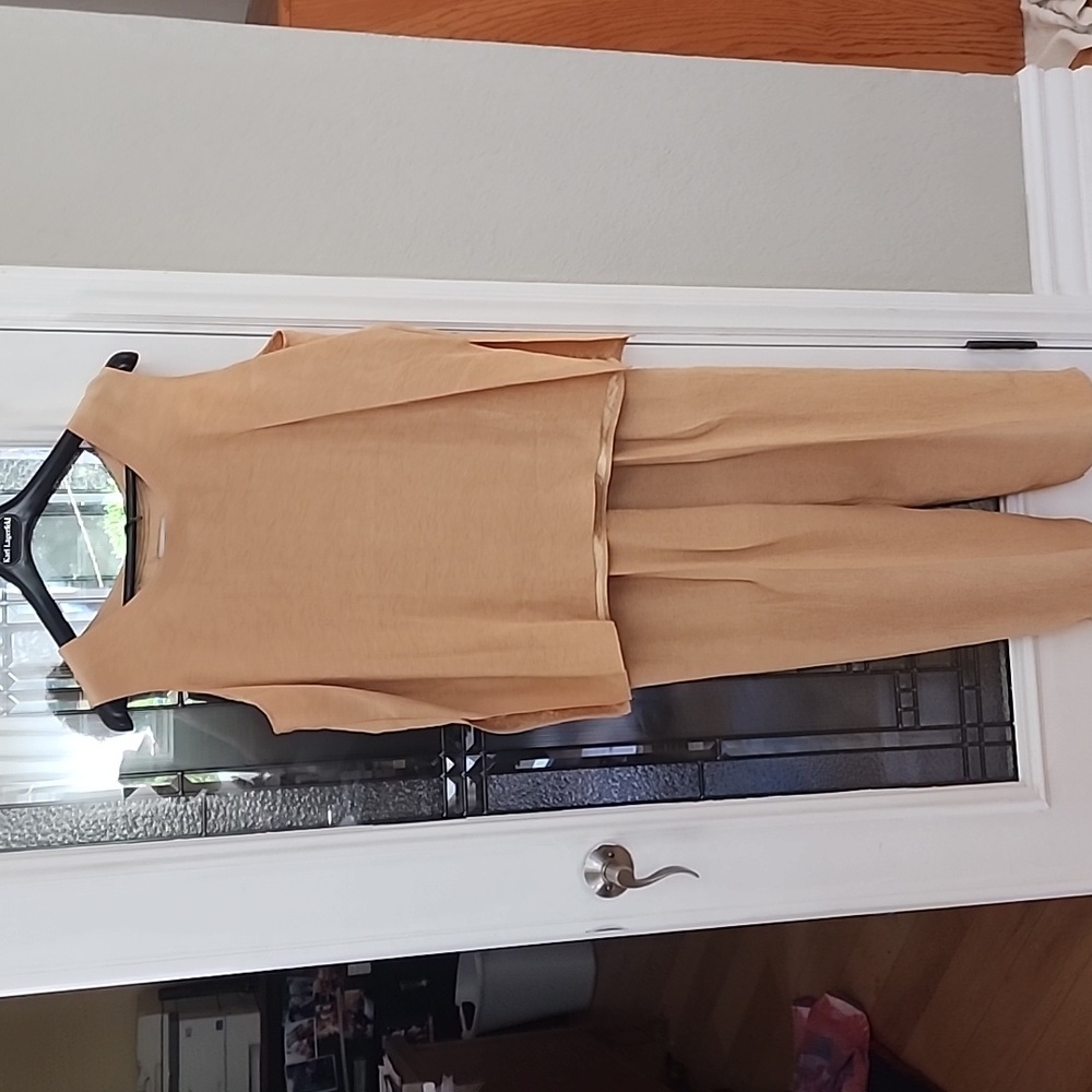 Pants suit